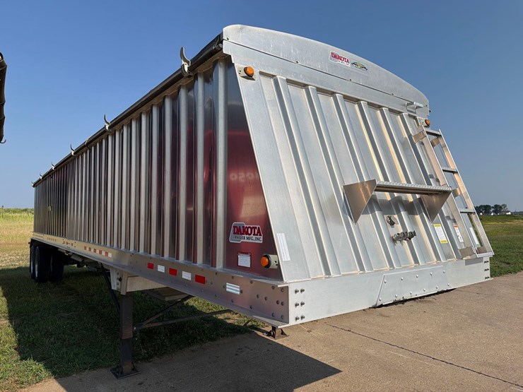 2010-dakota-4100-41ft-semi-grain-trailer-image-22