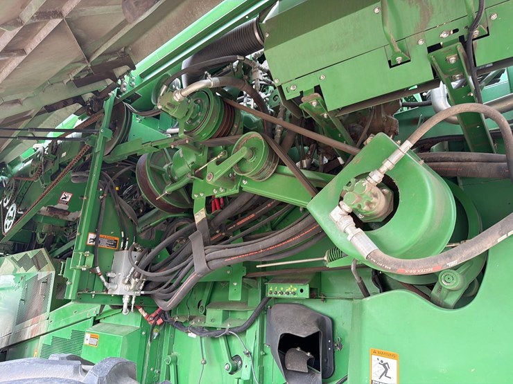 2012-john-deere-s680-image-39