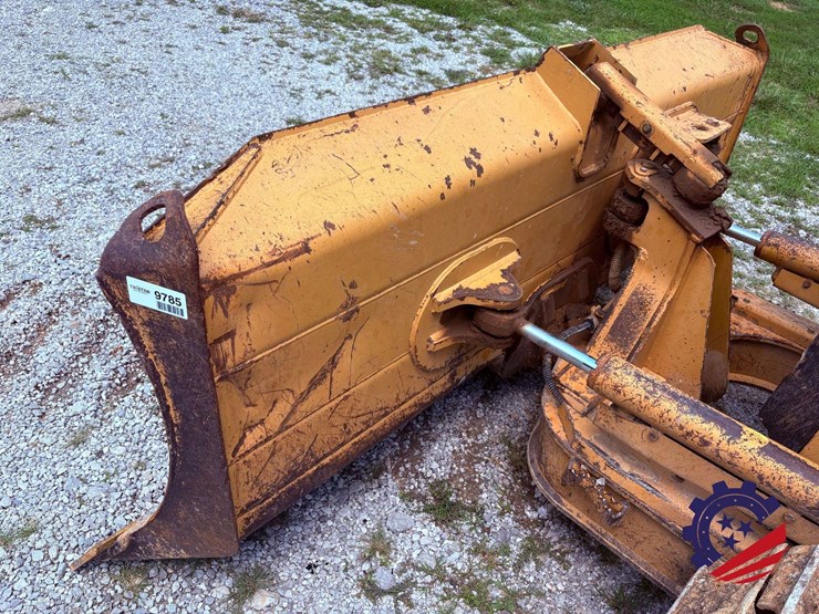 2009-caterpillar-d5k-xl-image-12