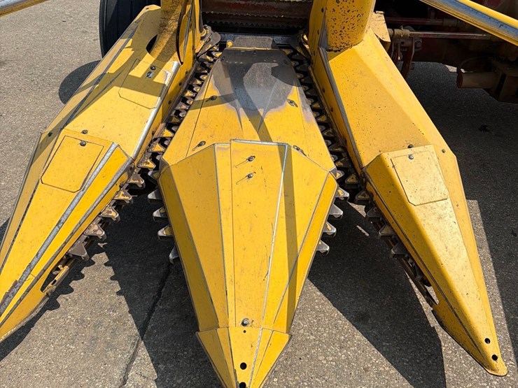 new-holland-900-image-18