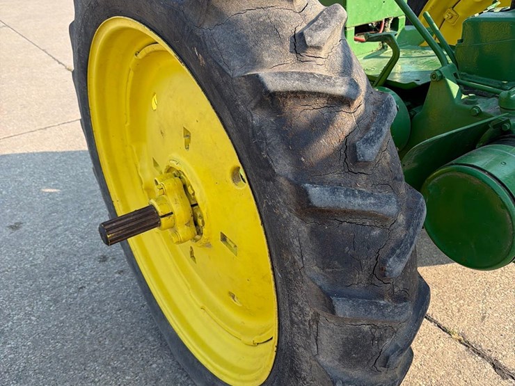 john-deere-b-image-16