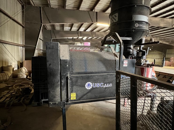 usc-800-seed-treater-with-guardrails-and-screen-image-38