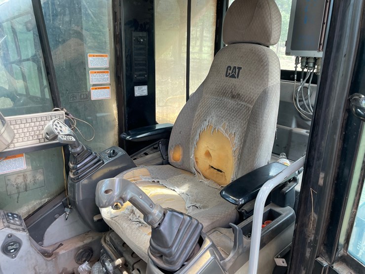 2005-caterpillar-320c-image-33