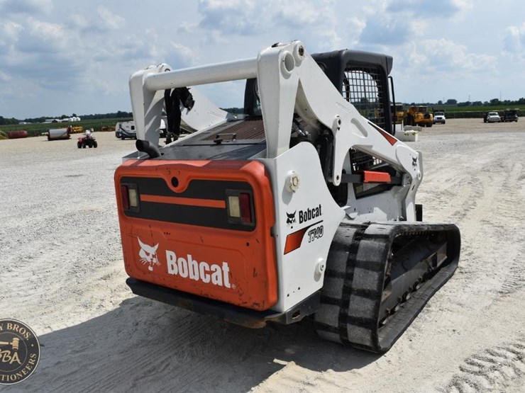 2016-bobcat-t740-image-56
