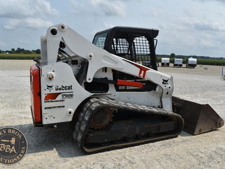 2019-bobcat-t740-image-18