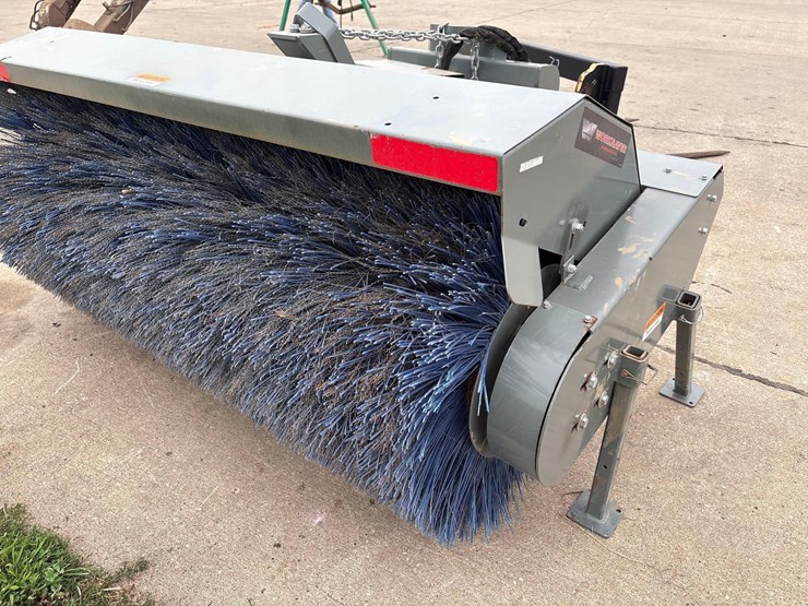 worksaver-6ft-3pt-hydraulic-broom-image-13