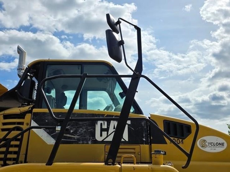2011-caterpillar-740-image-42
