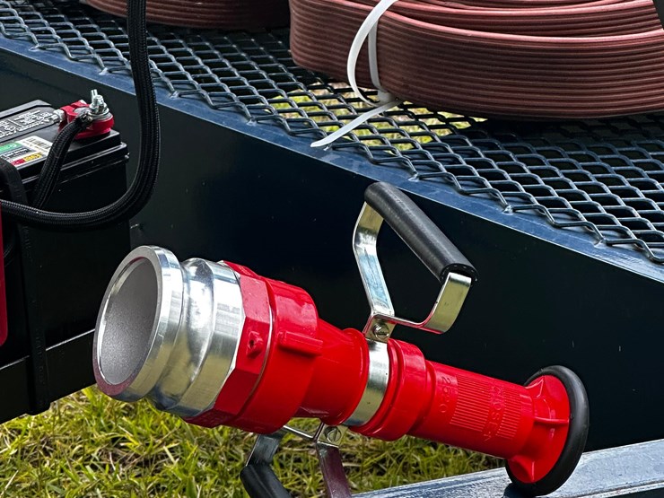 pristine-ag-spray-tanker-trailer-with-1610-gallon-tank-and-as300-pump-image-23
