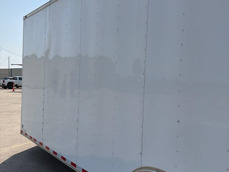 2018-diamond-100”-x-24ft-bumper-hitch-enclosed-trailer-image-16