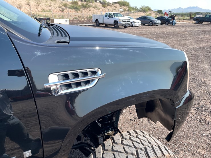 2009-cadillac-escalade-image-31