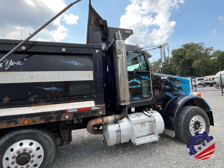 2008-peterbilt-365-image-37