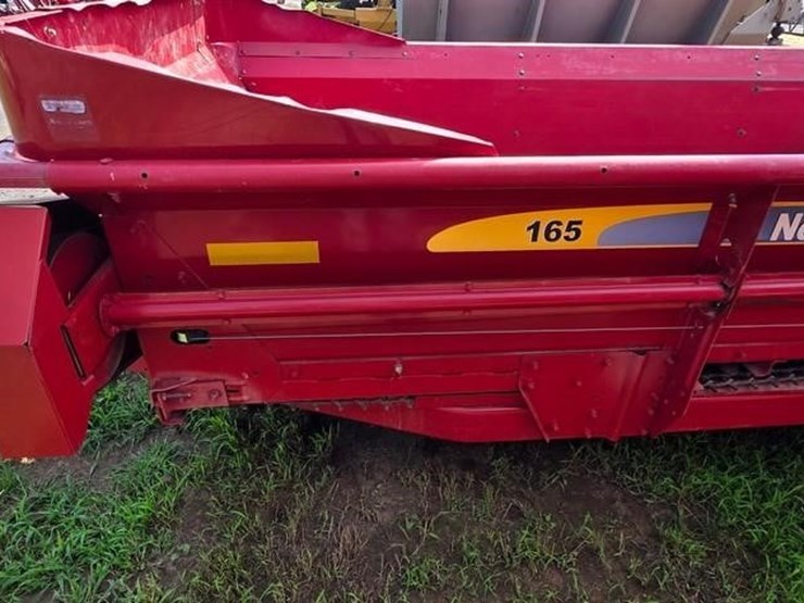 2019-new-holland-165-image-25