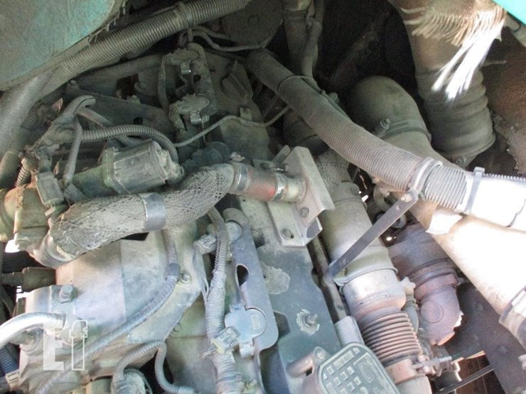 2009-peterbilt-320-image-6