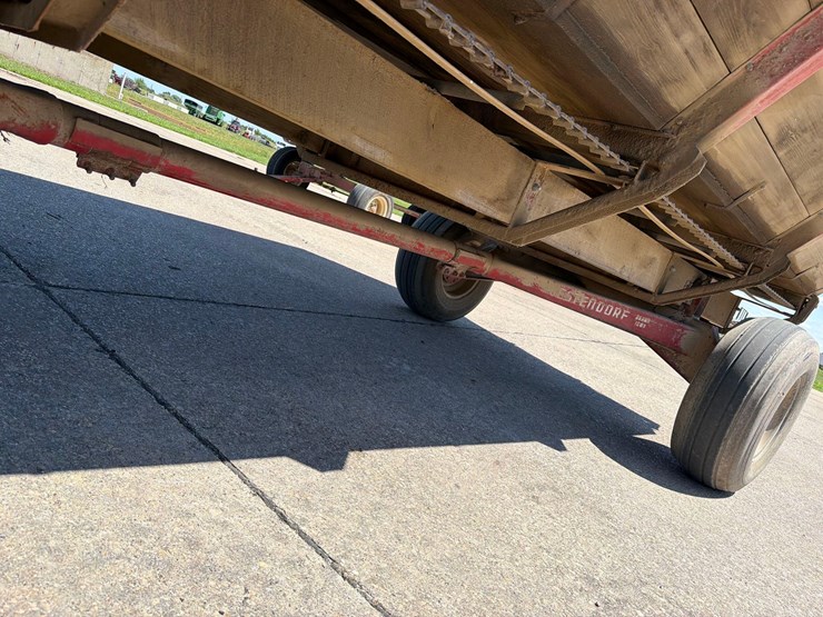 roorda-16ft-front-unload-silage-wagon-image-9