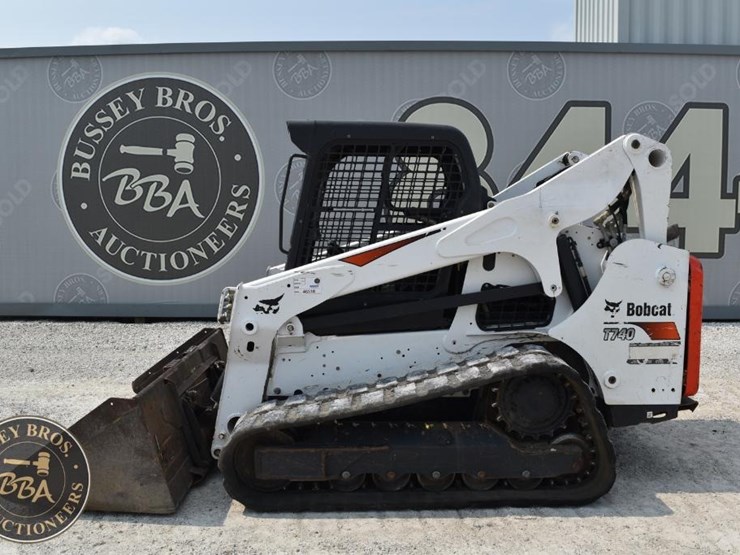 2019-bobcat-t740-image-2