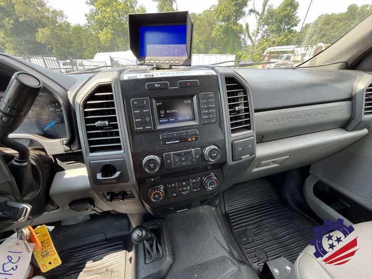 2017-ford-f550-xl-image-60