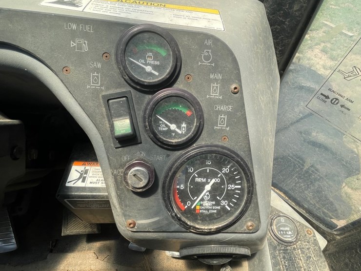 2010-caterpillar-553-image-41