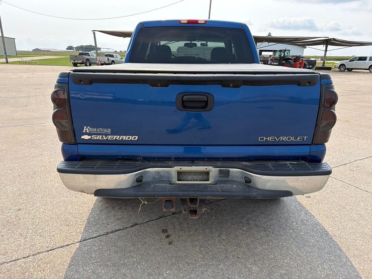 2004-chevrolet-silverado-1500-image-5