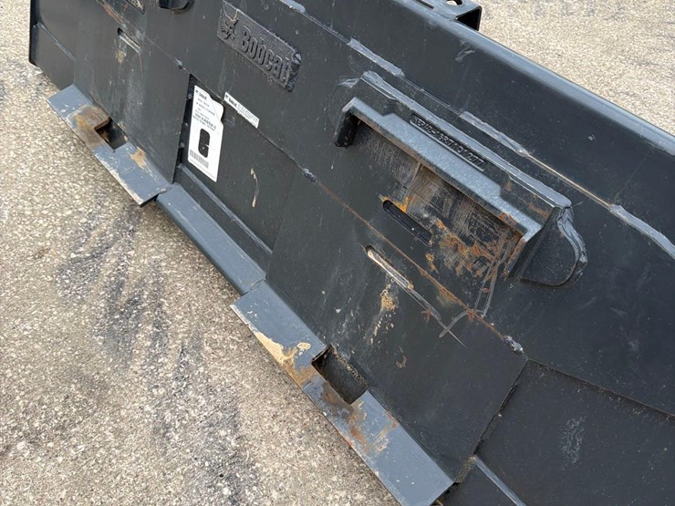 bobcat-6ft-skidloader-bucket-image-8