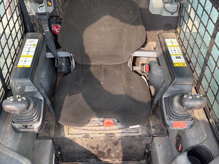 2021-bobcat-t76-image-50