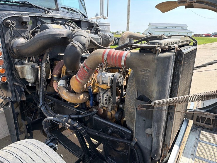 2007-peterbilt-379-image-40
