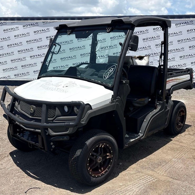 2022 JOHN DEERE GATOR
