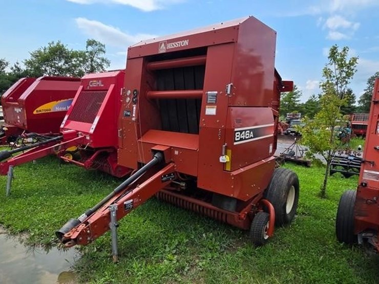 hesston-846a-image-2