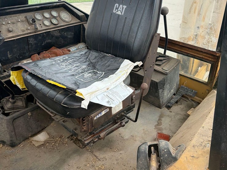 caterpillar-416-image-36
