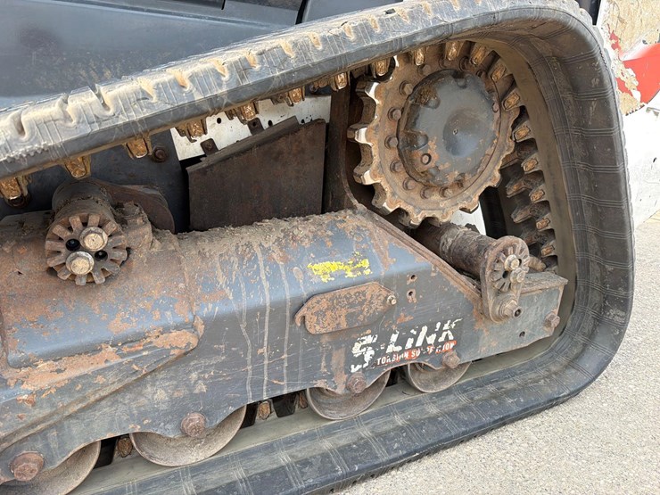 2021-bobcat-t76-image-10