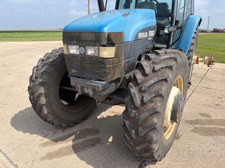 new-holland-8560-image-15