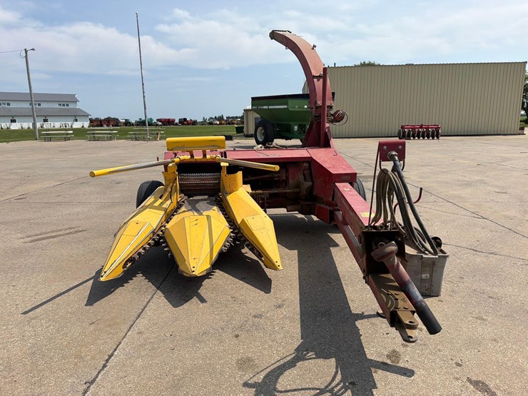 new-holland-900-image-2