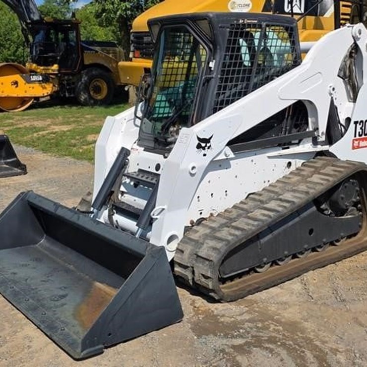 2010 BOBCAT T300