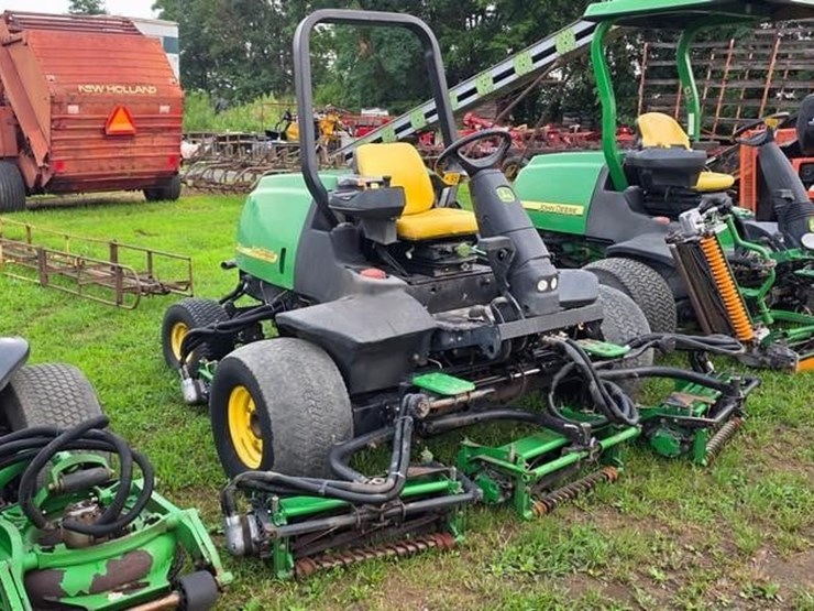 2005-john-deere-3225c-image-1