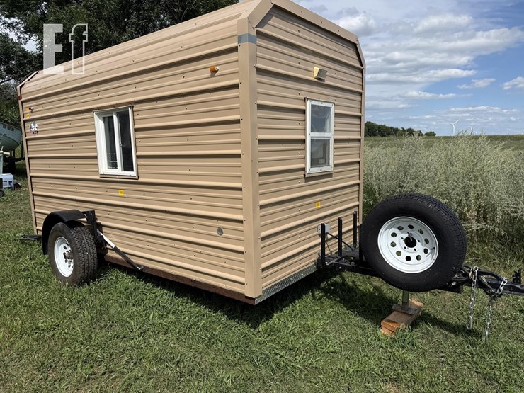 dak-shack-portable-fish-house-image-1