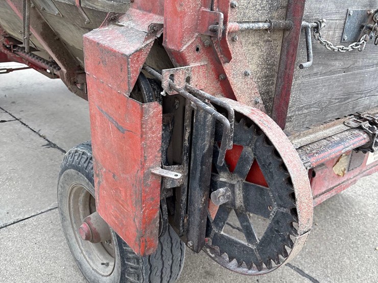 roorda-16ft-rear-unload-silage-wagon-image-6