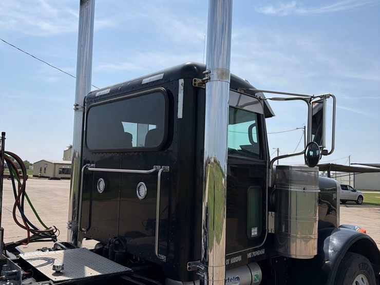2007-peterbilt-379-image-15