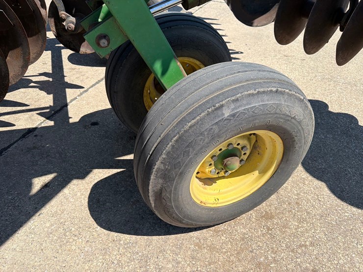 john-deere-630-image-11