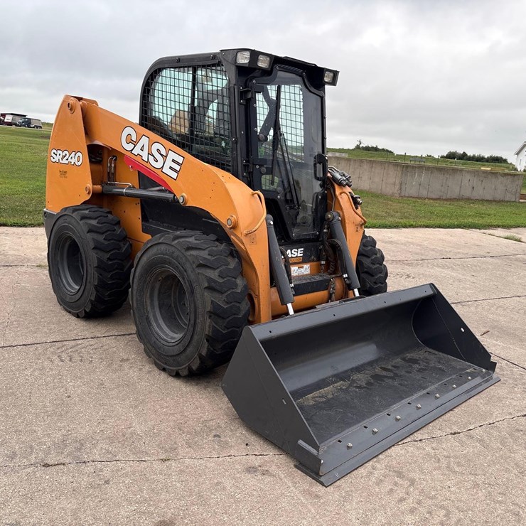 CASE SR240