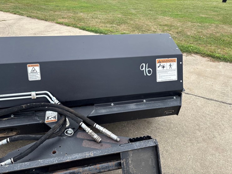 eskine-7ft-hydraulic-skidloader-broom-image-7