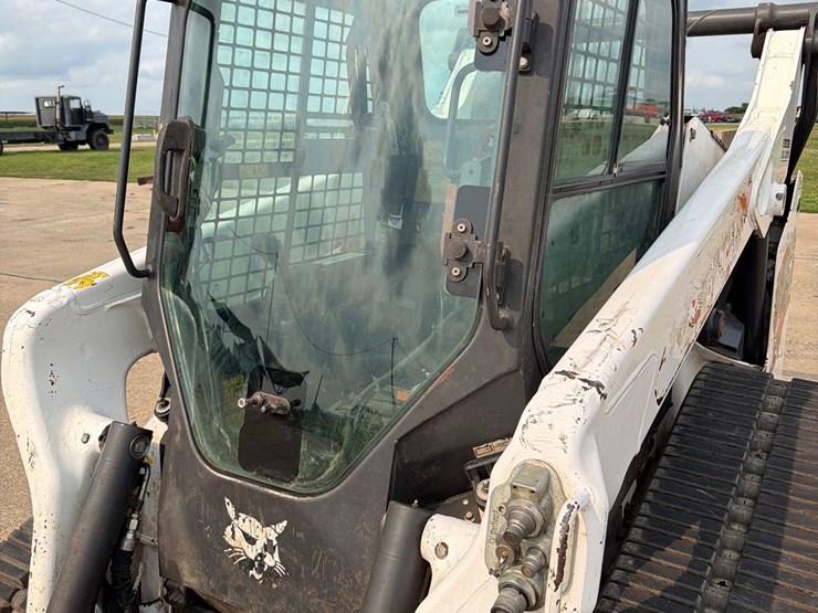 2021-bobcat-t76-image-7