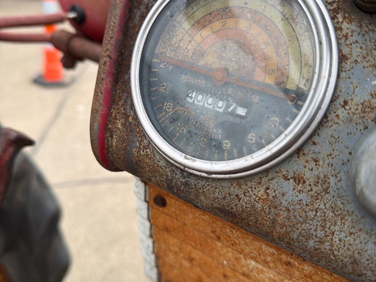 farmall-460-tractor-image-25