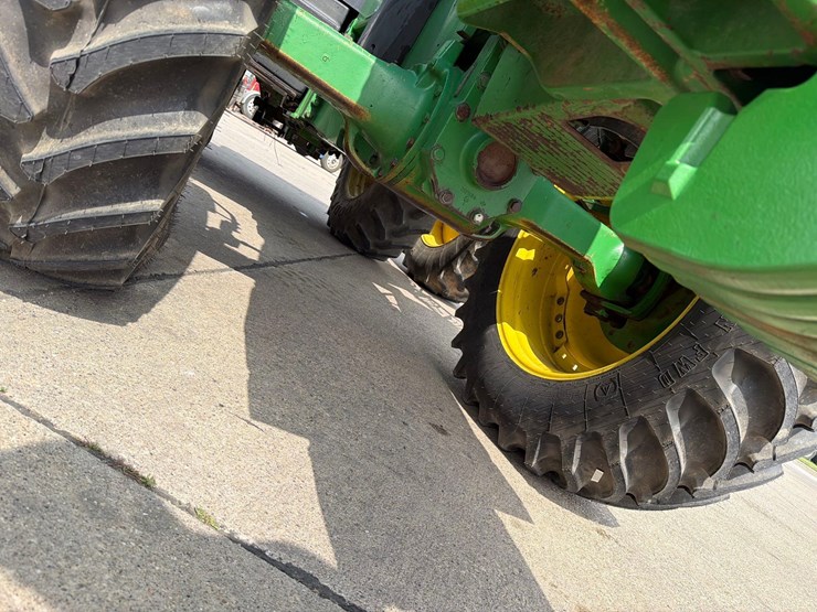 john-deere-8200-image-36