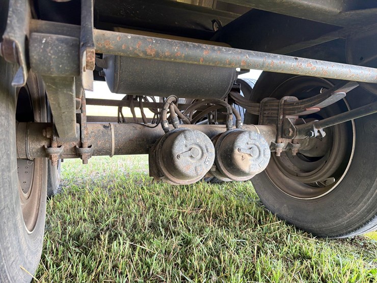 2010-dakota-4100-41ft-semi-grain-trailer-image-31
