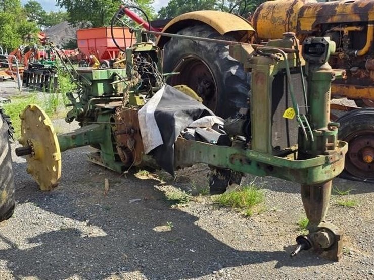 john-deere-tractor-(not-running)-image-1