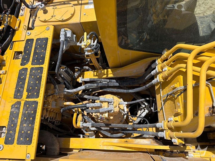 2020-komatsu-pc360-lc-11-image-18