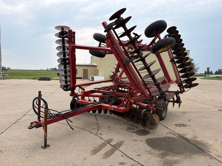 case-ih-3900-image-1