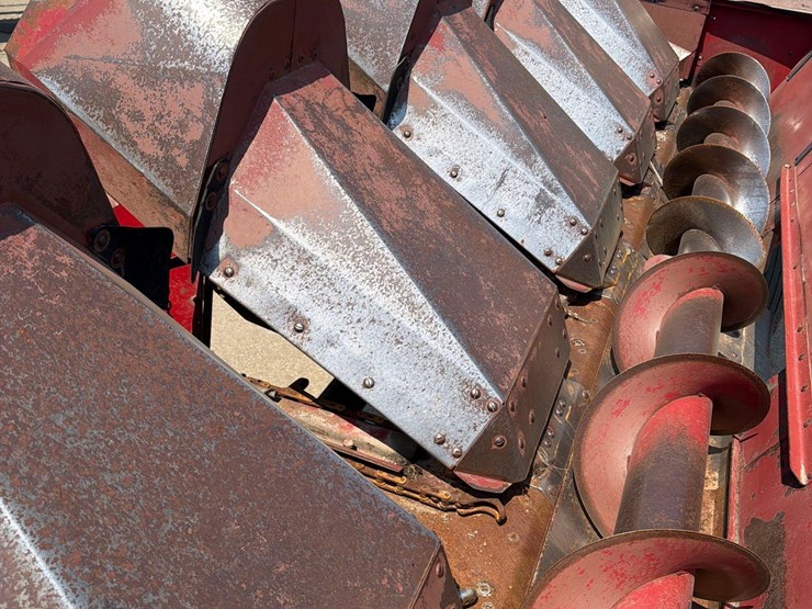 case-ih-1063-image-24