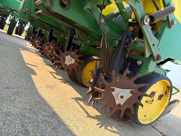 1994-john-deere-7200-image-29