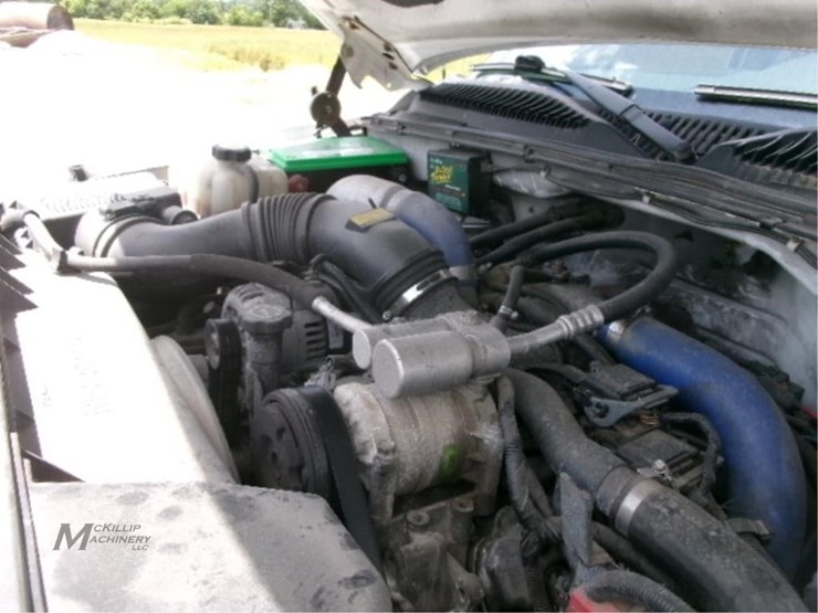 2001-chevrolet-silverado-3500-image-32