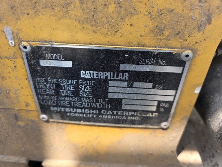 caterpillar-fork-lift-image-19